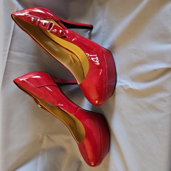 Guess Red Platform 5" High Heels Size 8 - Picture 2 of 5